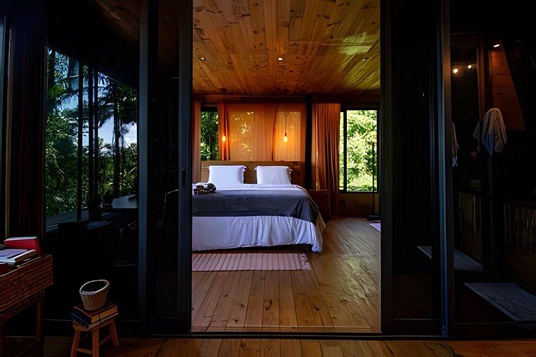 Casa com piscina natural na Aldeia Rizoma