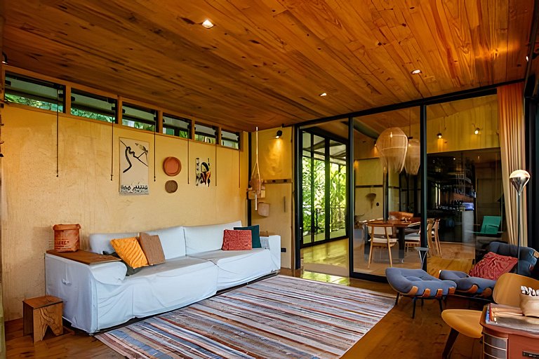 Casa com piscina natural na Aldeia Rizoma