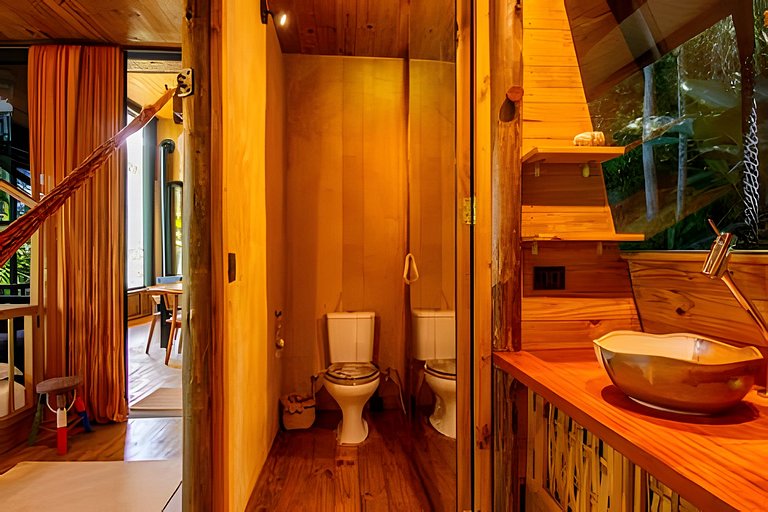 Casa com piscina natural na Aldeia Rizoma