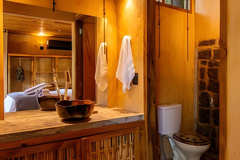 Casa com piscina natural na Aldeia Rizoma