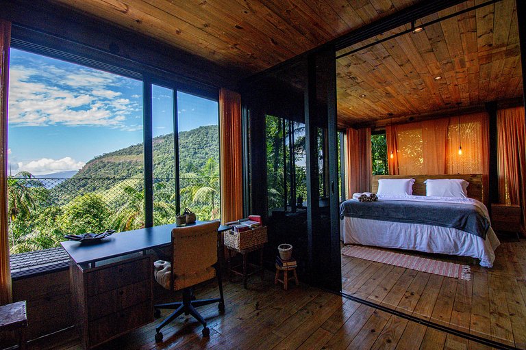 Casa com piscina natural na Aldeia Rizoma