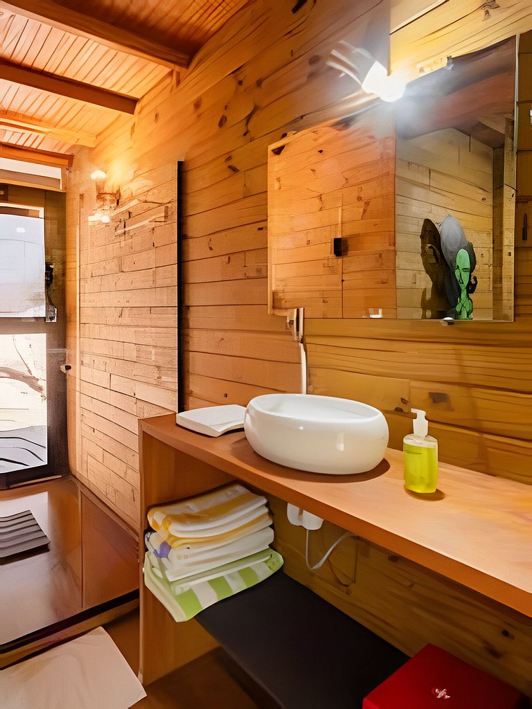 Casa de Design e Cachoeira na Aldeia Rizoma