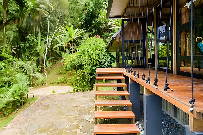Casa Asha - design com cachoeira na Aldeia Rizoma