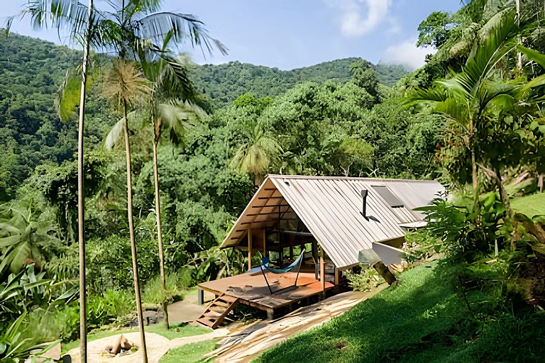 Casa Asha - design com cachoeira na Aldeia Rizoma