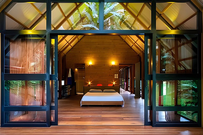 Casa Asha - design com cachoeira na Aldeia Rizoma