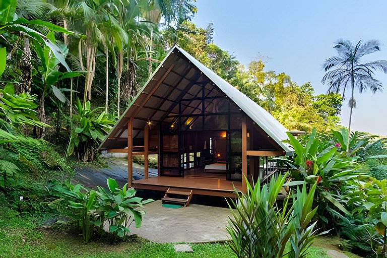 Casa de Design e Cachoeira na Aldeia Rizoma