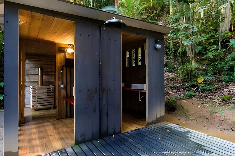 Casa Asha - design com cachoeira na Aldeia Rizoma