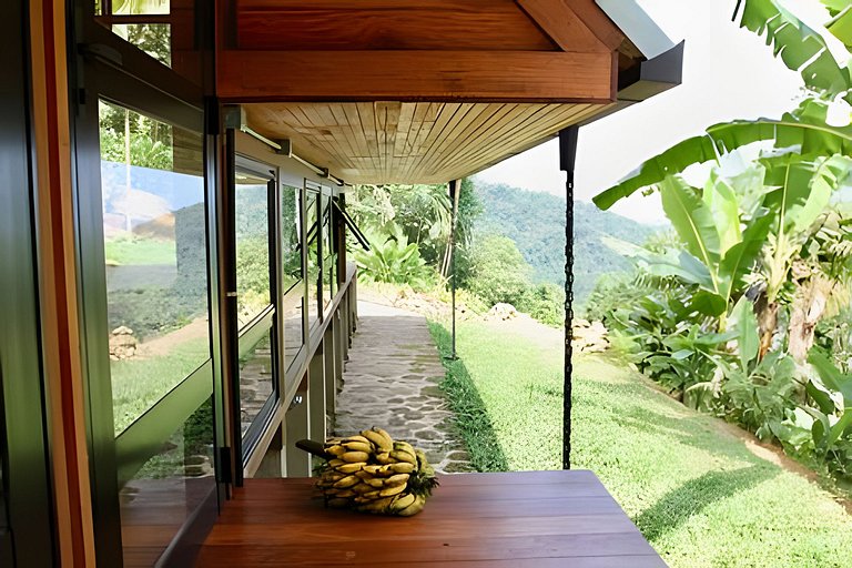 Casa de Design e Cachoeira na Aldeia Rizoma