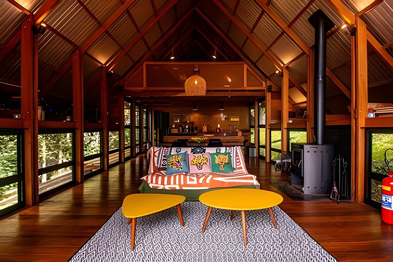 Casa de Design e Cachoeira na Aldeia Rizoma