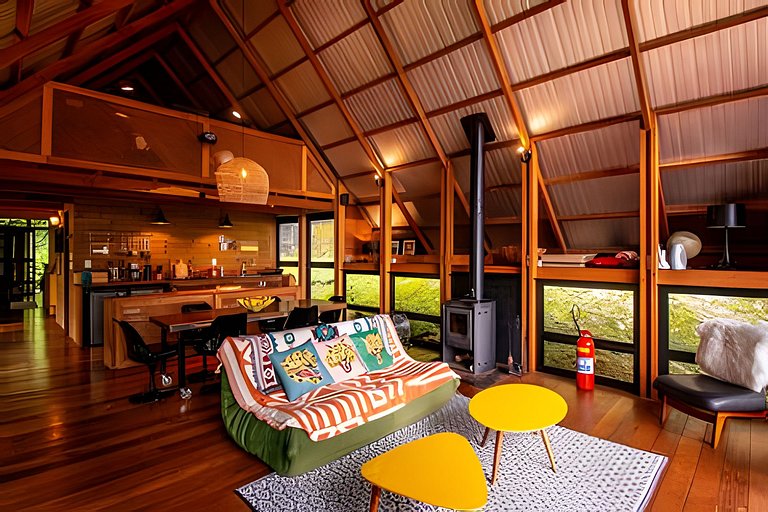 Casa de Design e Cachoeira na Aldeia Rizoma