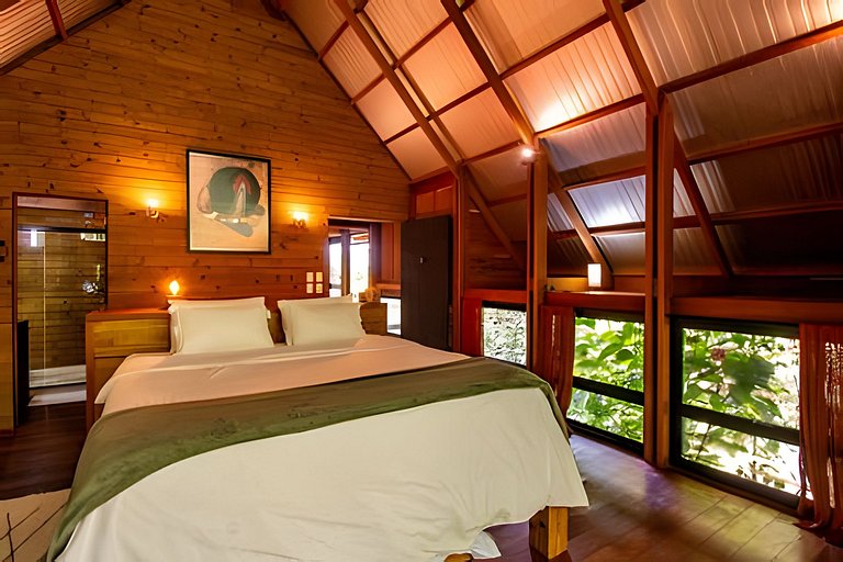 Casa de Design e Cachoeira na Aldeia Rizoma