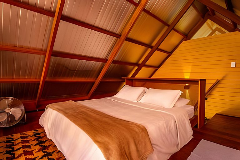 Casa de Design e Cachoeira na Aldeia Rizoma