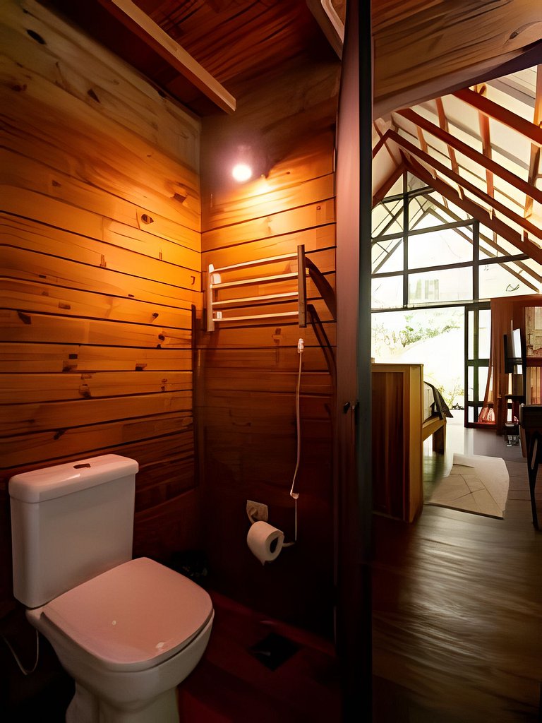 Casa Asha - design com cachoeira na Aldeia Rizoma