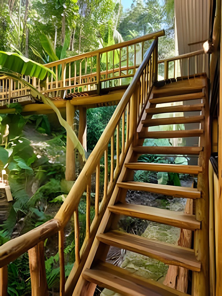 Casa na floresta com cachoeira na Aldeia Rizoma