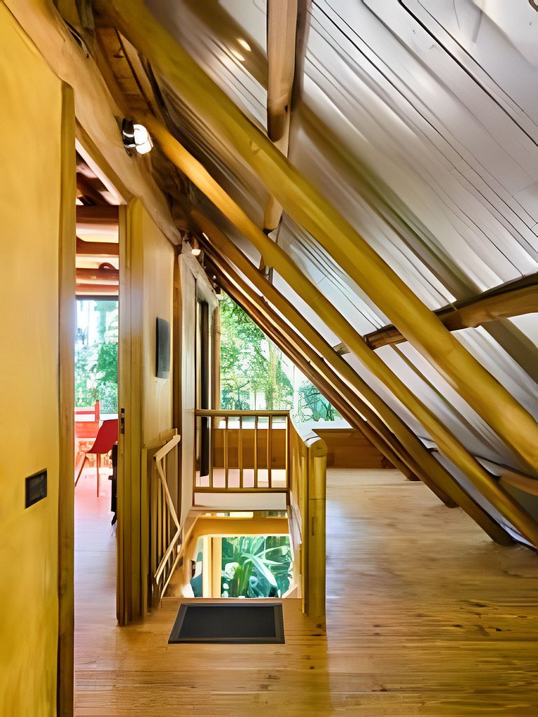 Casa Trikona - Imersa na floresta na Aldeia Rizoma