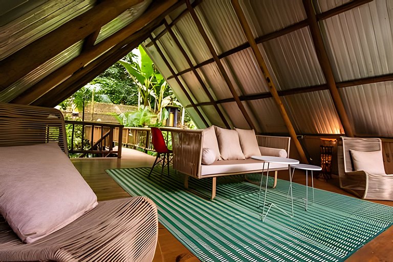 Casa Trikona - Imersa na floresta na Aldeia Rizoma