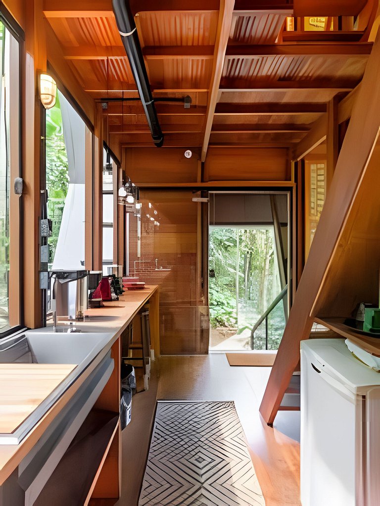 No topo das árvores, próximo à cachoeira