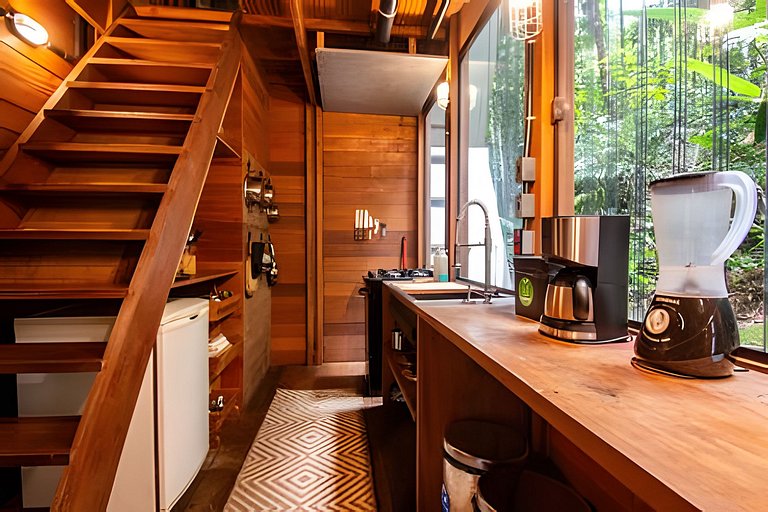 No topo das árvores na Aldeia Rizoma