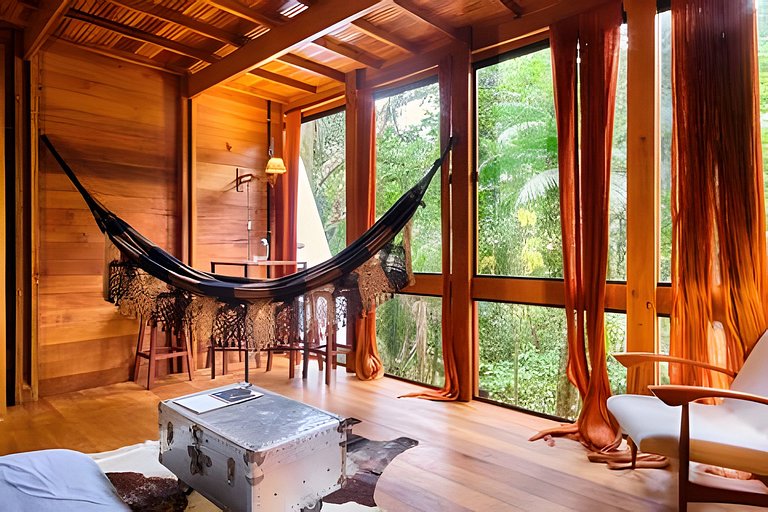 No topo das árvores na Aldeia Rizoma