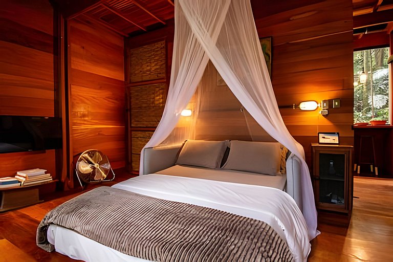 No topo das árvores na Aldeia Rizoma