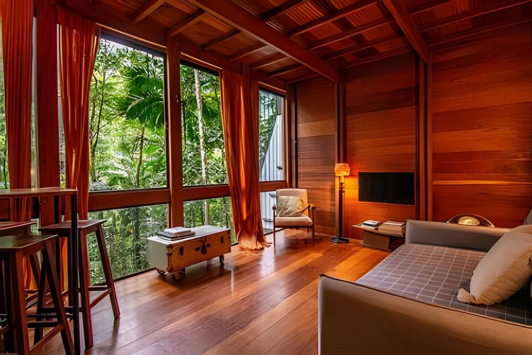 No topo das árvores na Aldeia Rizoma