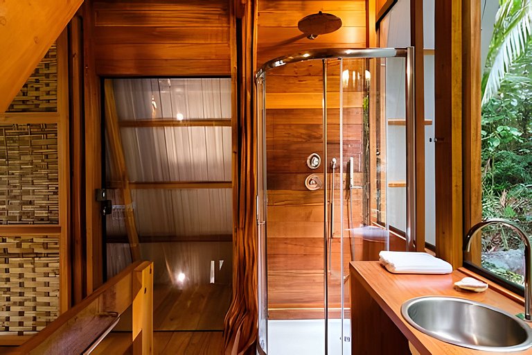 No topo das árvores na Aldeia Rizoma