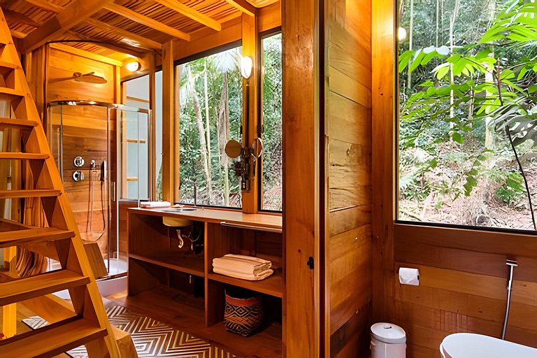 No topo das árvores na Aldeia Rizoma