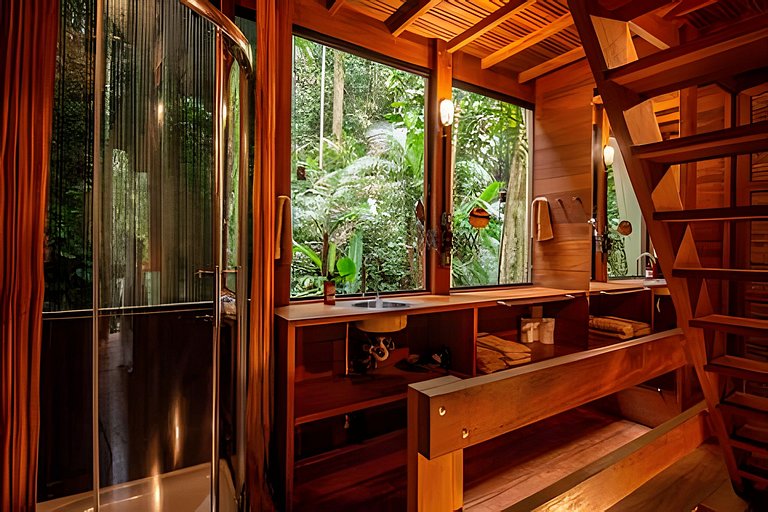 No topo das árvores, próximo à cachoeira