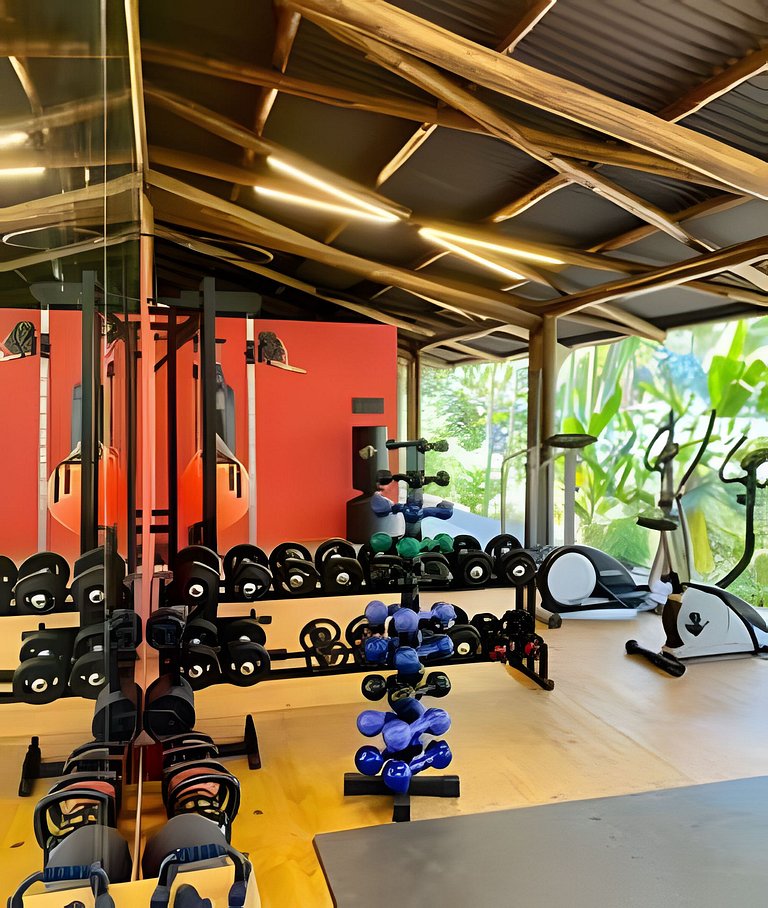 No topo das árvores na Aldeia Rizoma