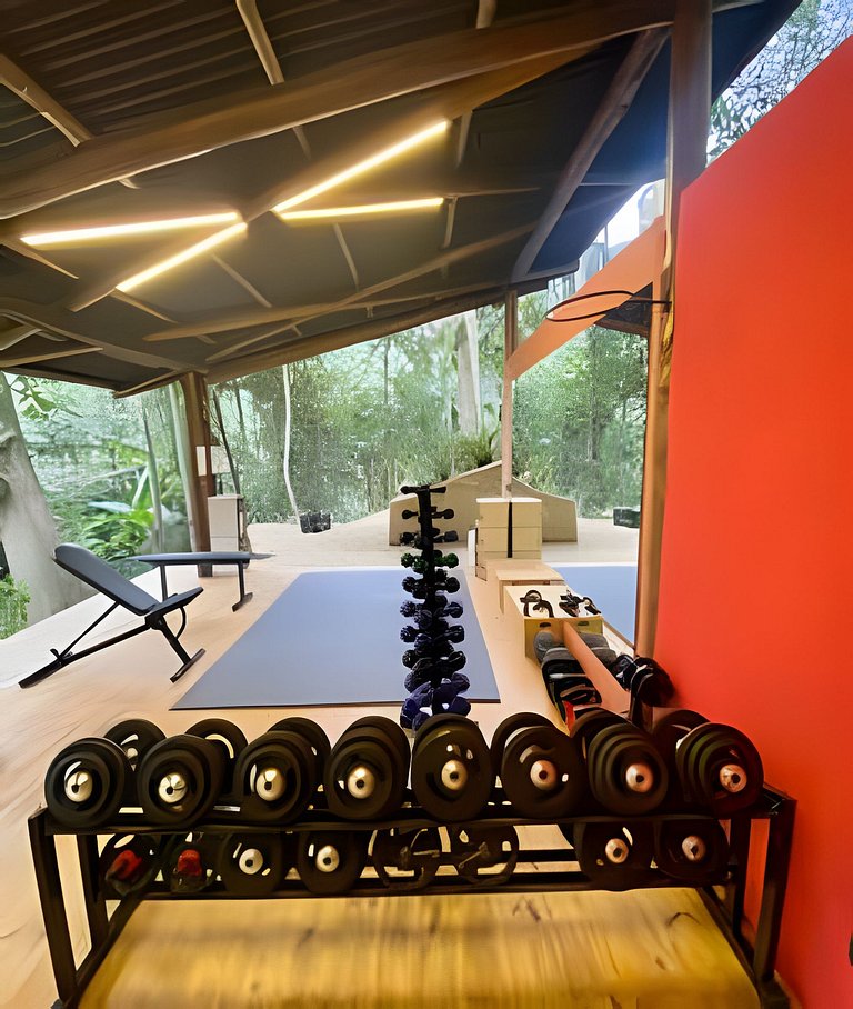 No topo das árvores na Aldeia Rizoma