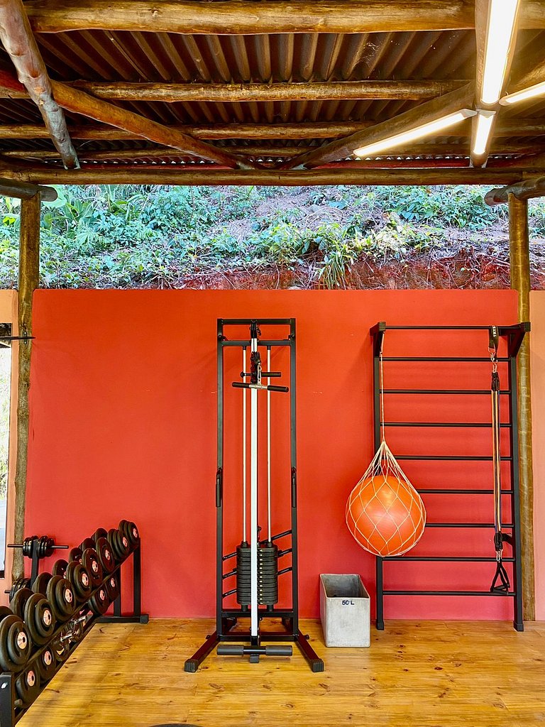 Casa com piscina natural na Aldeia Rizoma