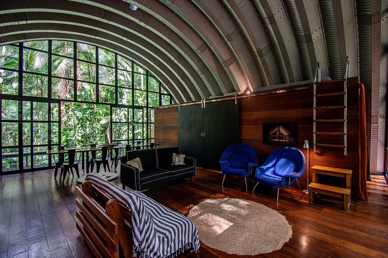 Casa Arca - design com cachoeira na Aldeia Rizoma