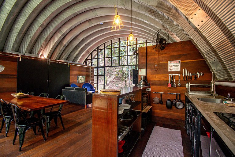 Casa Arca - design com cachoeira na Aldeia Rizoma