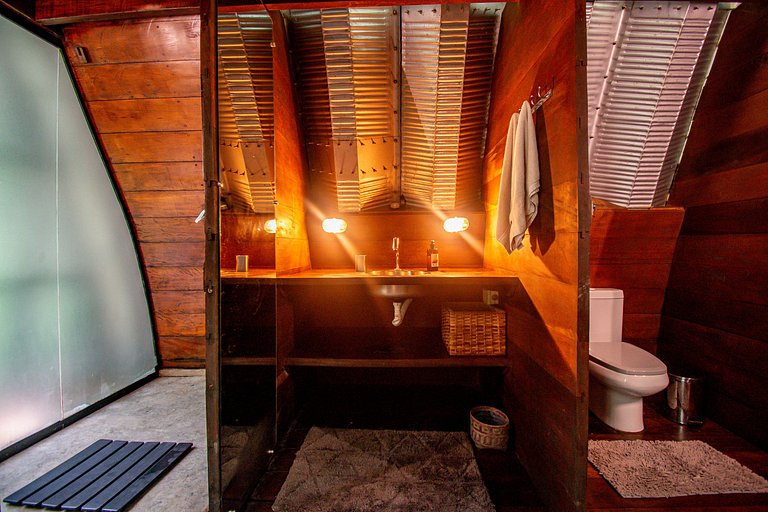 Casa Arca - design com cachoeira na Aldeia Rizoma