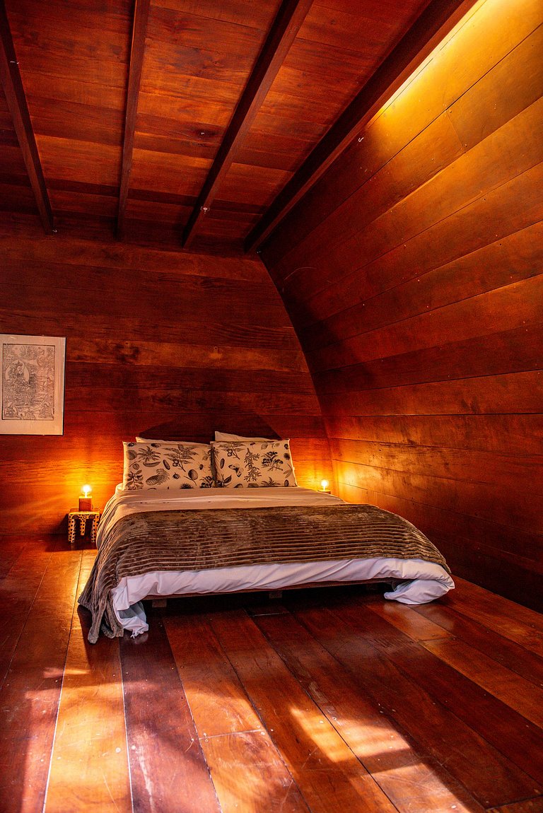 Casa Arca - design com cachoeira na Aldeia Rizoma