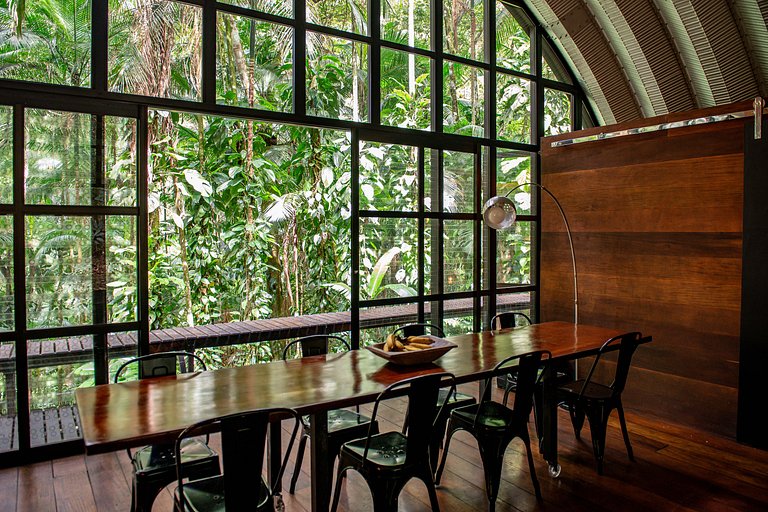 Casa Arca - design com cachoeira na Aldeia Rizoma