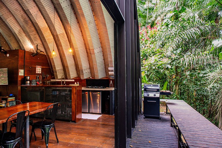 Casa Arca - design com cachoeira na Aldeia Rizoma