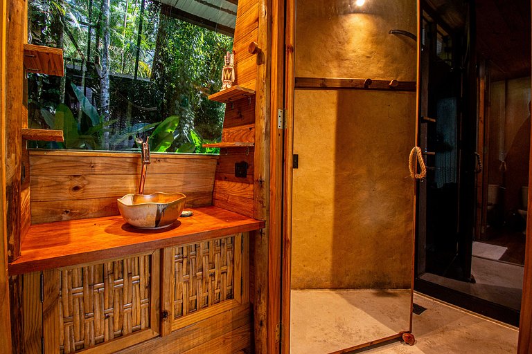 Casa com piscina natural na Aldeia Rizoma