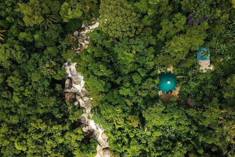 Casa Arca - Design com cachoeira na Aldeia Rizoma